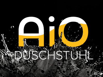 NEU: AiO Duschstuhl auf schwarzem Hintergrund mit Wassertropfen